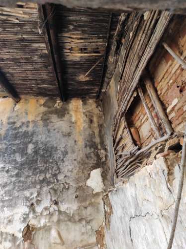 MORADIA EM RUINA COM JARDIM - COM 233 M2 - EM BOTELHAS - CASTRO MARIM - ALGARVE