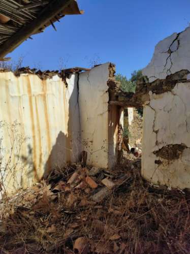 MORADIA EM RUINA COM JARDIM - COM 233 M2 - EM BOTELHAS - CASTRO MARIM - ALGARVE