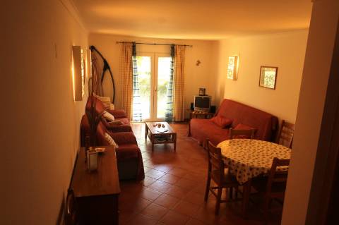 Moradia V2 disponível para arrendamento temporário em Tavira