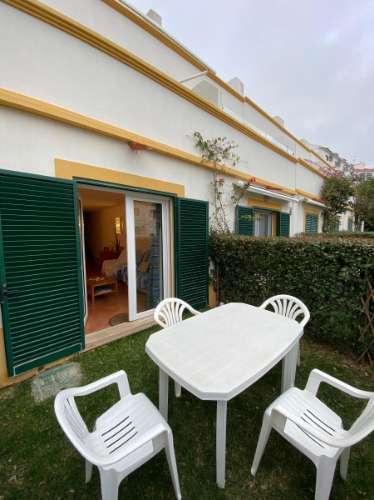 Moradia V2 disponível para arrendamento temporário em Tavira