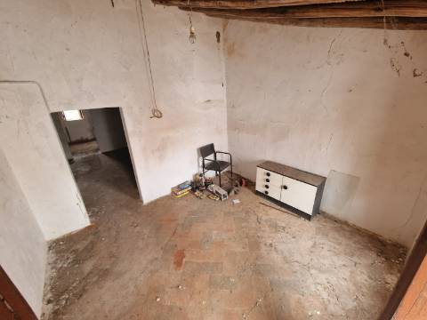 Moradia para Reconstrução com Vista para o Rio Guadiana em Laranjeiras, Alcoutim