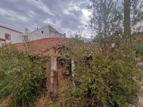 Moradia para Reconstrução com Vista para o Rio Guadiana em Laranjeiras, Alcoutim
