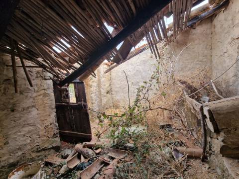 Moradia para Reconstrução com Vista para o Rio Guadiana em Laranjeiras, Alcoutim