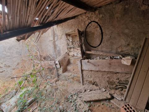 Moradia para Reconstrução com Vista para o Rio Guadiana em Laranjeiras, Alcoutim