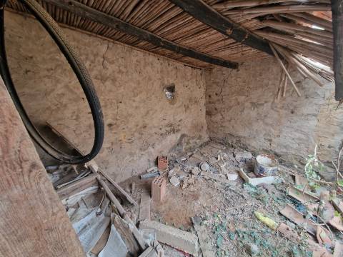 Moradia para Reconstrução com Vista para o Rio Guadiana em Laranjeiras, Alcoutim