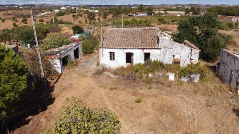 Terreno com viabilidade construtiva até 500 metros quadrados