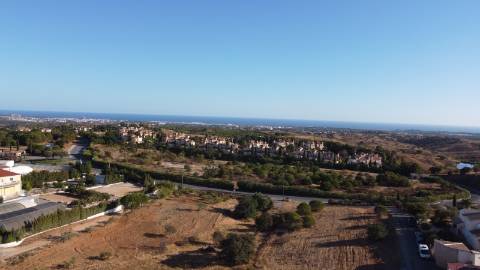 Terreno com viabilidade construtiva até 500 metros quadrados