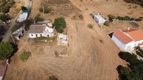 Terreno com viabilidade construtiva até 500 metros quadrados