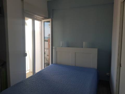 Apartamento T1+1 com vista mar e pinhal - luminoso e com duas varandas.