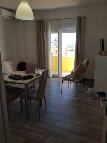 Apartamento T1+1 com vista mar e pinhal - luminoso e com duas varandas.