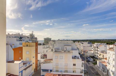 Apartamento T1+1 com vista mar e pinhal - luminoso e com duas varandas.