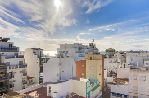 Apartamento T1+1 com vista mar e pinhal - luminoso e com duas varandas.