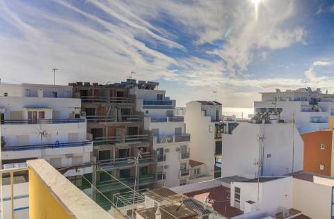 Apartamento T1+1 com vista mar e pinhal - luminoso e com duas varandas.