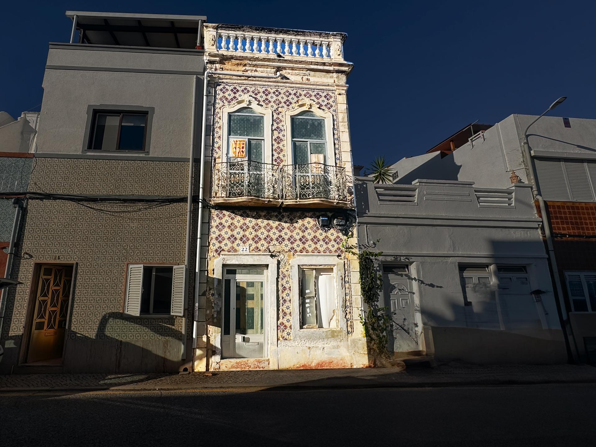 Casa Típica para recuperar na Baixa de Olhão.
