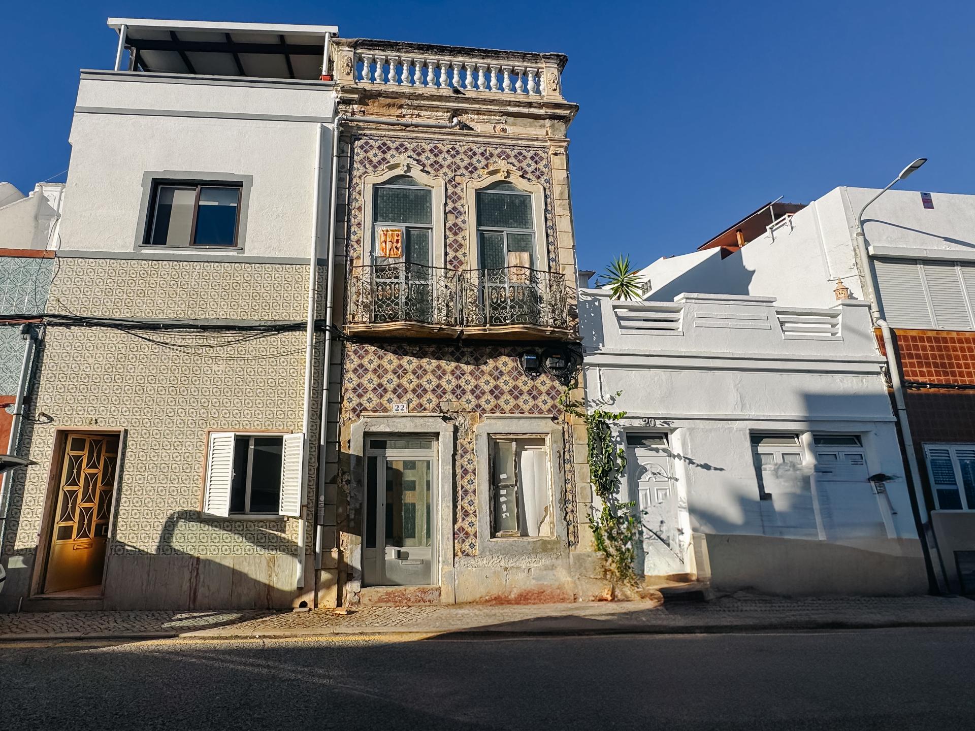 Casa Típica para recuperar na Baixa de Olhão.