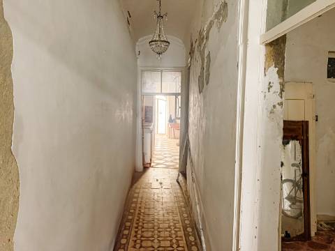 Casa Típica para recuperar na Baixa de Olhão.