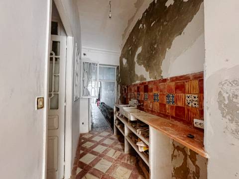 Casa Típica para recuperar na Baixa de Olhão.