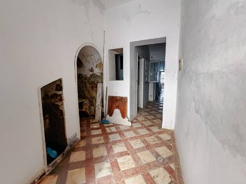 Casa Típica para recuperar na Baixa de Olhão.