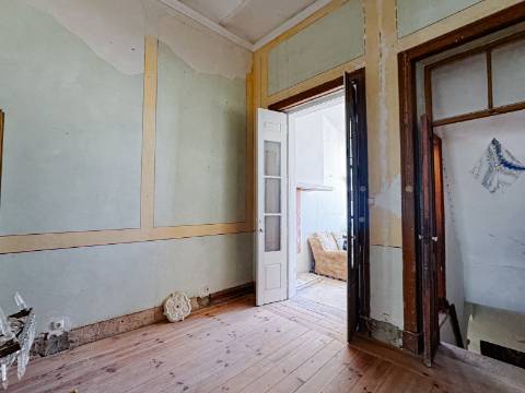 Casa Típica para recuperar na Baixa de Olhão.