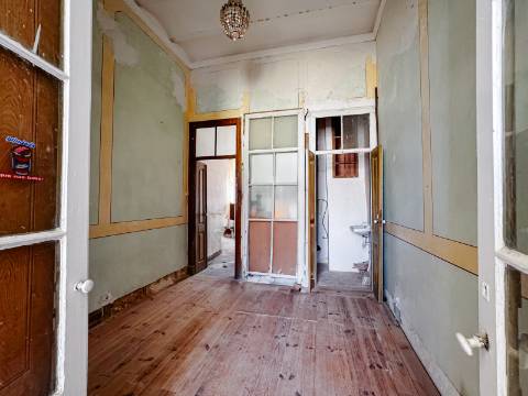 Casa Típica para recuperar na Baixa de Olhão.