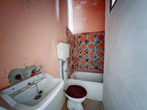 Casa Típica para recuperar na Baixa de Olhão.