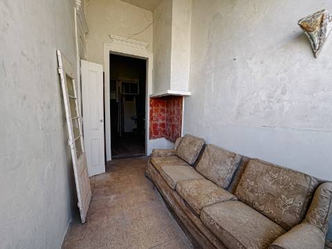 Casa Típica para recuperar na Baixa de Olhão.