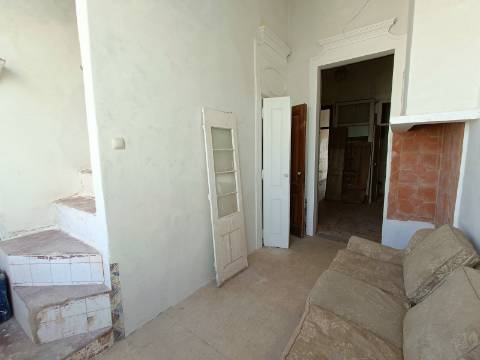 Casa Típica para recuperar na Baixa de Olhão.