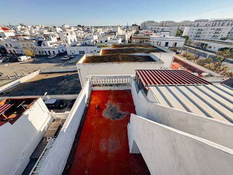 Casa Típica para recuperar na Baixa de Olhão.