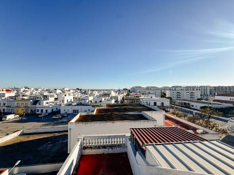 Casa Típica para recuperar na Baixa de Olhão.