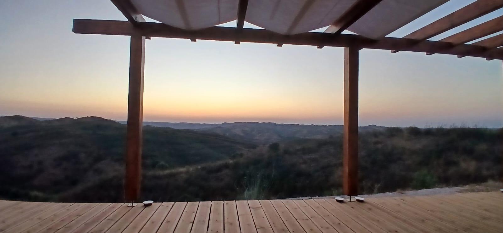 TERRENO RÚSTICO COM 17.480 m2 - ÁGUA E SISTEMA SOLAR - ESTRUTURA AMOVÍVEL - PRÓXIMO AO MARROQUIL - AZINHAL CASTRO MARIM - ALGARVE