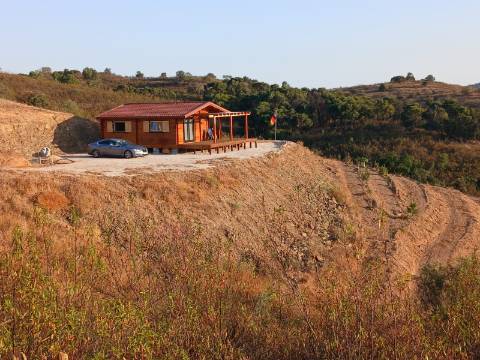 TERRENO RÚSTICO COM 17.480 m2 - ÁGUA E SISTEMA SOLAR - ESTRUTURA AMOVÍVEL - PRÓXIMO AO MARROQUIL - AZINHAL CASTRO MARIM - ALGARVE