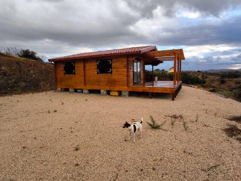 TERRENO RÚSTICO COM 17.480 m2 - ÁGUA E SISTEMA SOLAR - ESTRUTURA AMOVÍVEL - PRÓXIMO AO MARROQUIL - AZINHAL CASTRO MARIM - ALGARVE