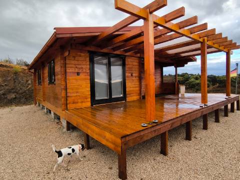 TERRENO RÚSTICO COM 17.480 m2 - ÁGUA E SISTEMA SOLAR - ESTRUTURA AMOVÍVEL - PRÓXIMO AO MARROQUIL - AZINHAL CASTRO MARIM - ALGARVE