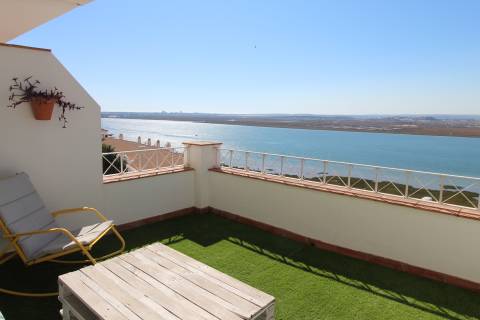 Casa com Vista de Rio - Conforto, Elegância e Inspiração em Cada Detalhe