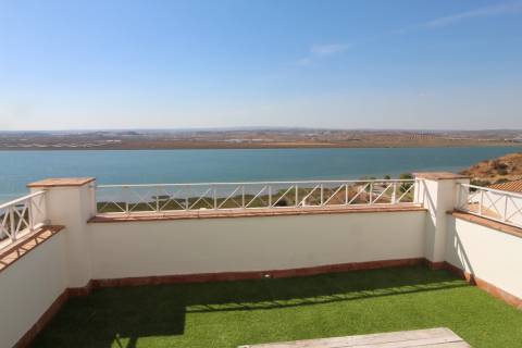 Casa com Vista de Rio - Conforto, Elegância e Inspiração em Cada Detalhe