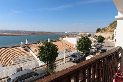 Casa com Vista de Rio - Conforto, Elegância e Inspiração em Cada Detalhe