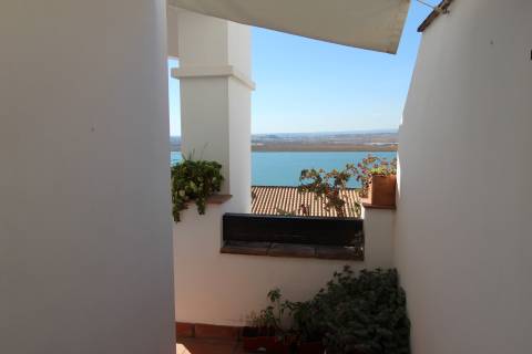 Casa com Vista de Rio - Conforto, Elegância e Inspiração em Cada Detalhe