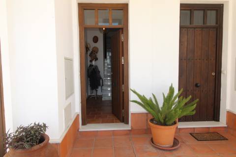 Casa com Vista de Rio - Conforto, Elegância e Inspiração em Cada Detalhe