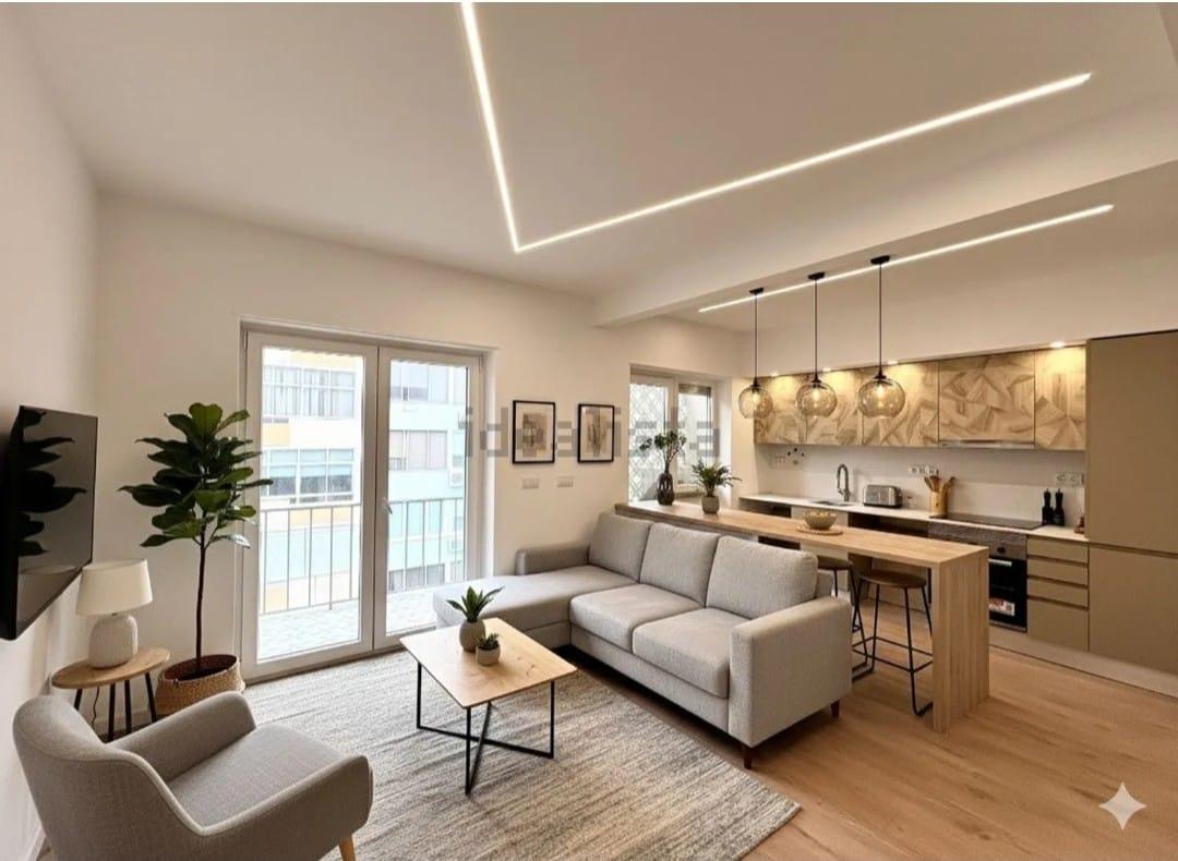 Apartamento T2 totalmente remodelado com Cozinha equipada em excelente localização a 2 minutos a pé da Estação de Metro Gil Vicente em Almada