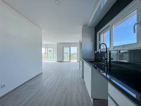 Apartamento T2+1 Orientação a Sul a 3 minutos da Praia de Altura - Construção Nova