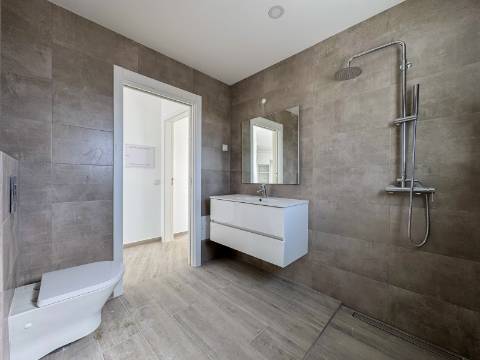 Apartamento T2+1 Orientação a Sul a 3 minutos da Praia de Altura - Construção Nova