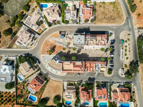 Apartamento T2+1 Orientação a Sul a 3 minutos da Praia de Altura - Construção Nova