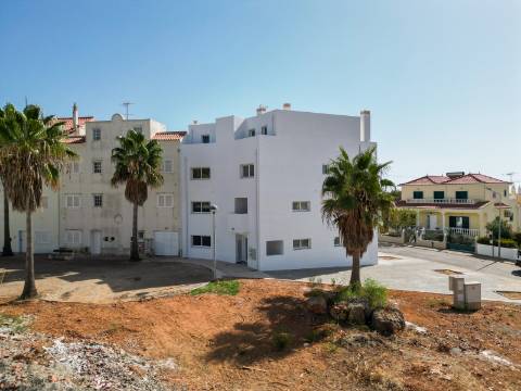 Apartamento T2+1 Orientação a Sul a 3 minutos da Praia de Altura - Construção Nova