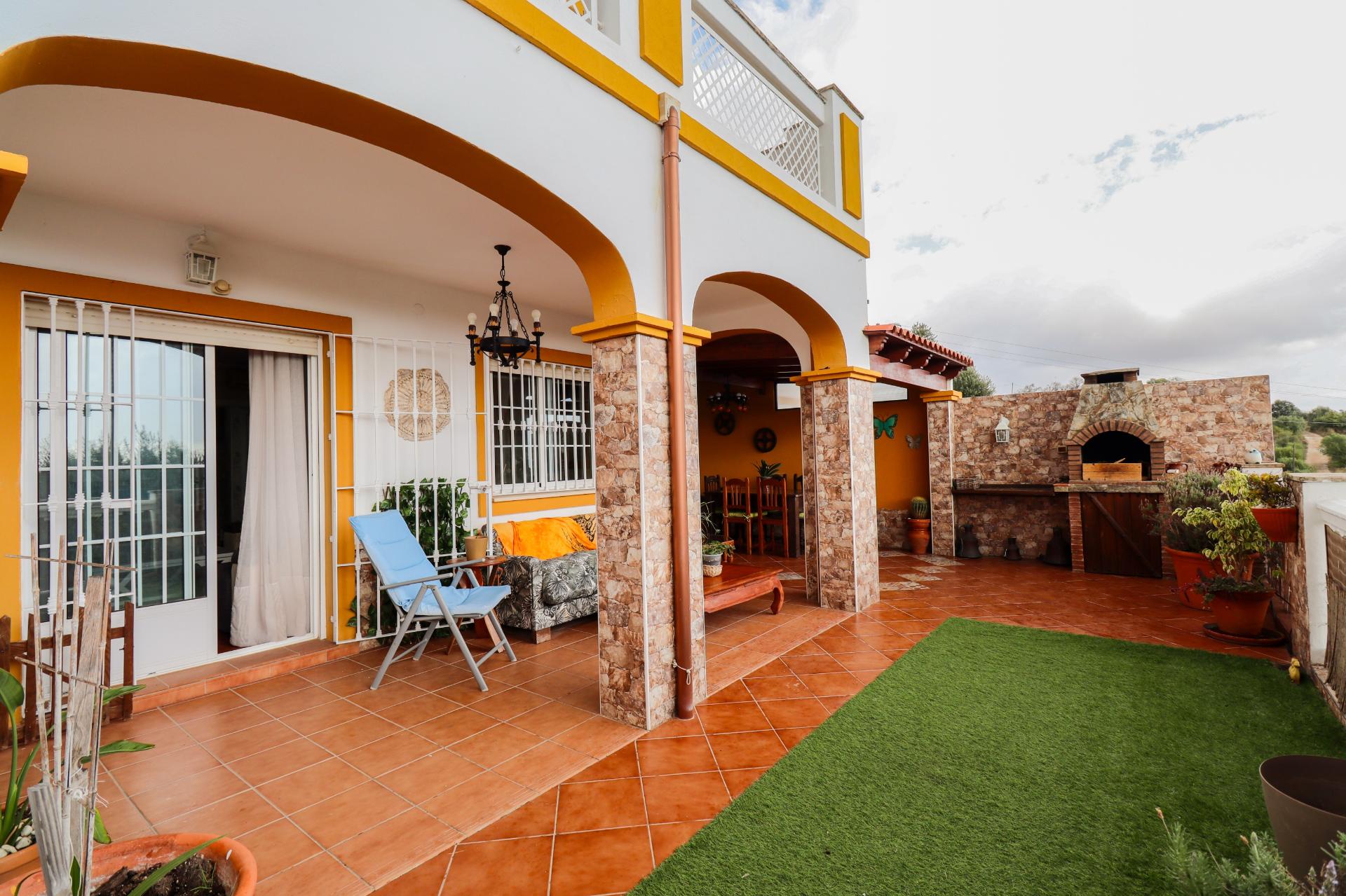 Moradia Isolada T5 com T1 Independente em Zona Privilegiada de Ayamonte - Piscina