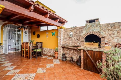 Moradia Isolada T5 com T1 Independente em Zona Privilegiada de Ayamonte - Piscina