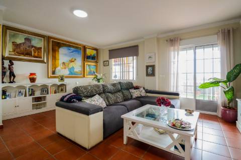 Moradia Isolada T5 com T1 Independente em Zona Privilegiada de Ayamonte - Piscina