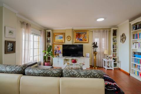 Moradia Isolada T5 com T1 Independente em Zona Privilegiada de Ayamonte - Piscina