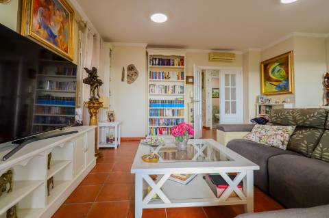 Moradia Isolada T5 com T1 Independente em Zona Privilegiada de Ayamonte - Piscina