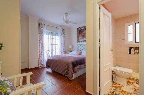 Moradia Isolada T5 com T1 Independente em Zona Privilegiada de Ayamonte - Piscina