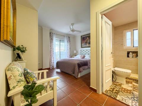 Moradia Isolada T5 com T1 Independente em Zona Privilegiada de Ayamonte - Piscina